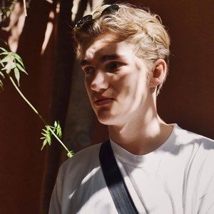 Meet your Posher, Hunter